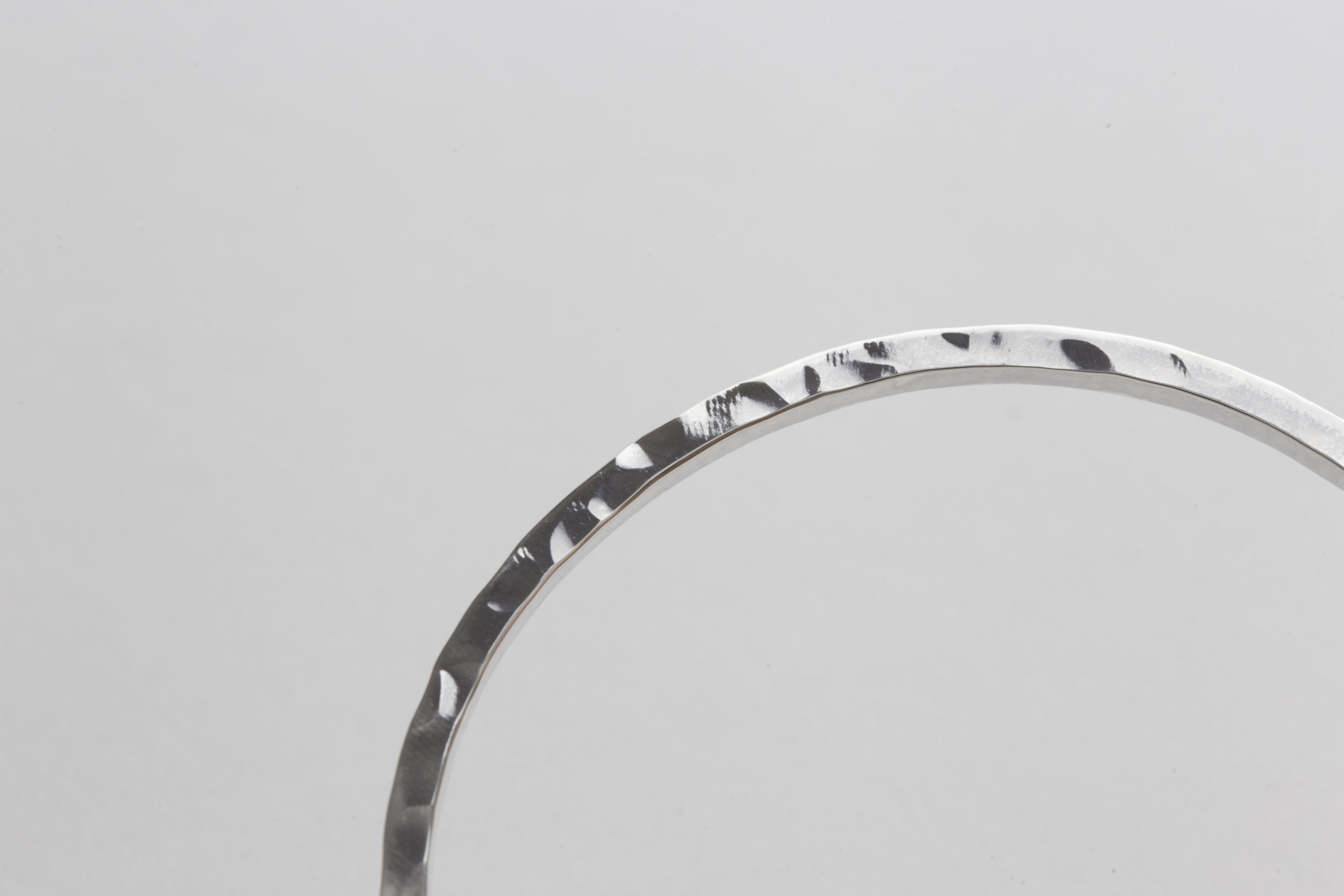 Dappled Bangle Square ankor